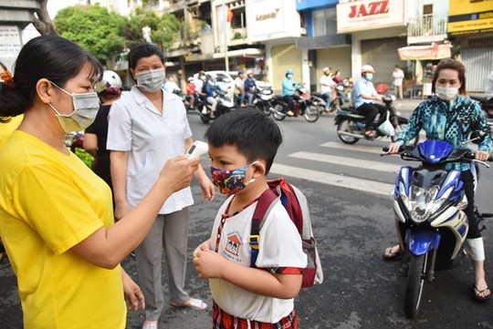 Trẻ mầm non, tiểu học ở TP HCM học trực tiếp từ 14-2 - Ảnh 1.