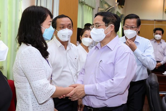 Thủ tướng Phạm Minh Chính: Vắc-xin là lá chắn tốt nhất hiện nay để phòng chống dịch - Ảnh 1.