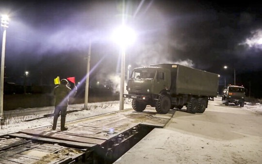 Khủng hoảng Ukraine: 8.500 lính Mỹ nhận lệnh sẵn sàng đến Đông Âu - Ảnh 1.