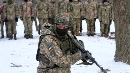 Khủng hoảng Ukraine: 8.500 lính Mỹ nhận lệnh sẵn sàng đến Đông Âu - Ảnh 3.