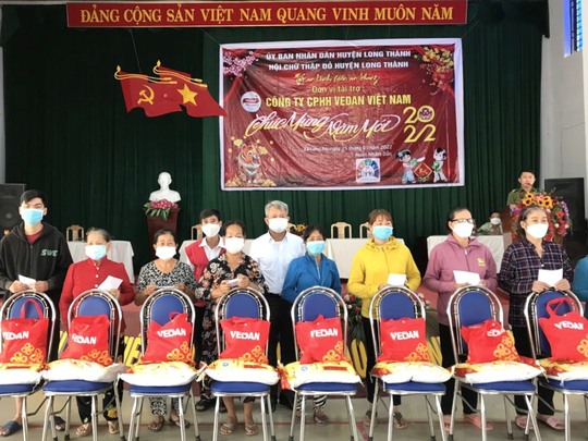 Vedan Việt Nam trao tặng 1.000 phần quà tết cho người dân Đồng Nai - Ảnh 1.