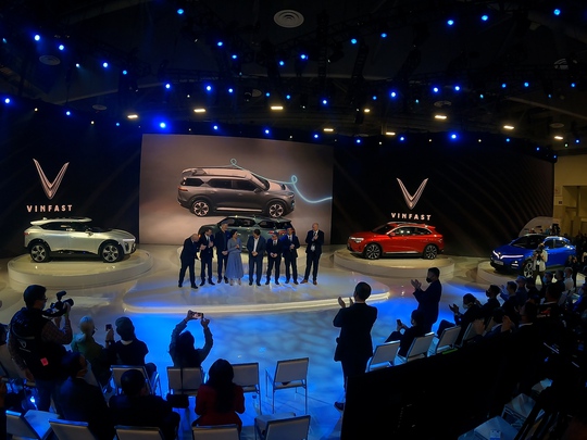 VinFast ra mắt cả 5 mẫu ôtô điện tại triển lãm CES 2022 ở Mỹ - Ảnh 4.