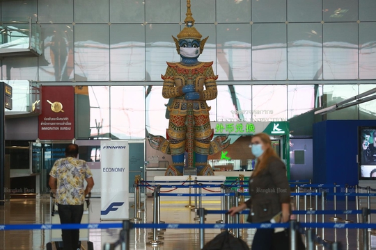 Bangkok Post: Du khách quay lưng với Thái Lan, chuyển sang Việt Nam - Ảnh 1.