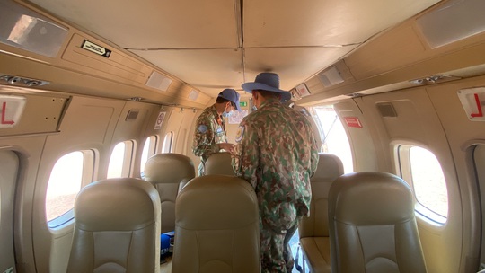 Cận cảnh cấp cứu đường không bệnh nhân Covid-19 tại Nam Sudan - Ảnh 2.