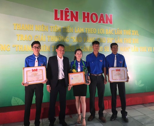 Cuộc thi viết Người Thầy kính yêu: Người âm thầm gieo hạt nơi miền đất đỏ - Ảnh 1.