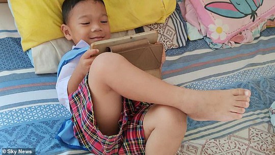 Thảm sát Thái Lan: Bị đâm và bắn vào đầu, cậu bé 3 tuổi sống sót thần kỳ - Ảnh 1.