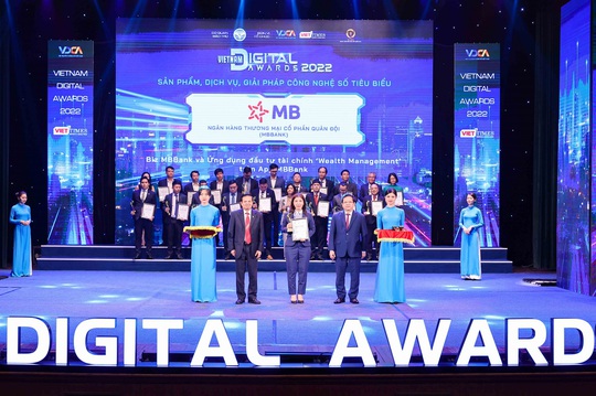 MB thắng lớn tại giải thưởng Chuyển đổi số Việt Nam 2022 - Ảnh 1.