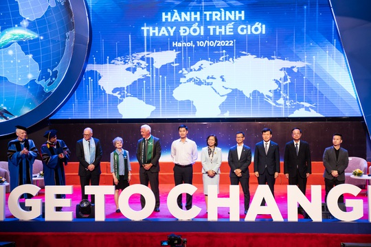 Toàn cảnh lễ khai giảng “đặc biệt” ở Trường Đại học VinUni - Ảnh 4.