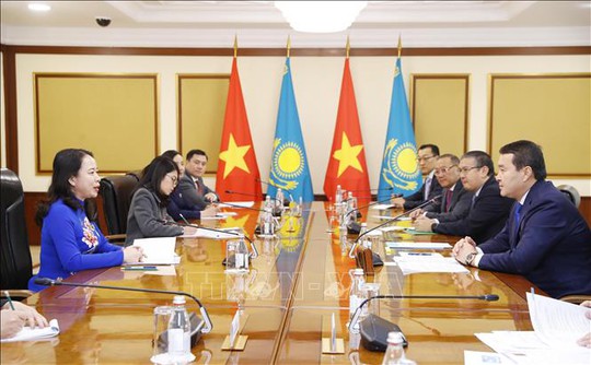 Đưa Kazakhstan thành trạm trung chuyển hàng Việt Nam sang châu Âu - Ảnh 3.