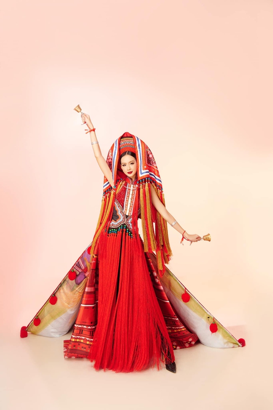 Hé lộ quá trình làm trang phục Cô em Dao đỏ để Bảo Ngọc thi Miss Intercontinental - Ảnh 3.