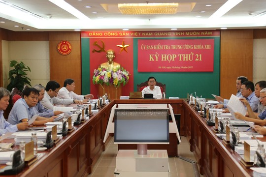 Kỷ luật nhiều lãnh đạo Bộ GD-ĐT, Viện Hàn lâm Khoa học xã hội Việt Nam - Ảnh 1.