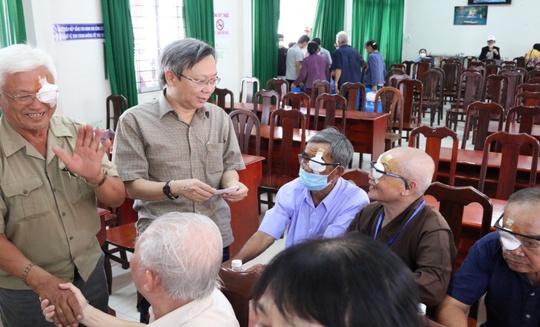 Saigonbank tài trợ mổ mắt miễn phí cho bệnh nhân nghèo tỉnh Tây Ninh - Ảnh 2.