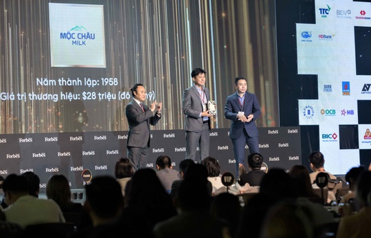 Vinamilk - thương hiệu “tỉ USD” duy nhất trong Top 25 thương hiệu F&B dẫn đầu của Forbes Việt Nam - Ảnh 2.