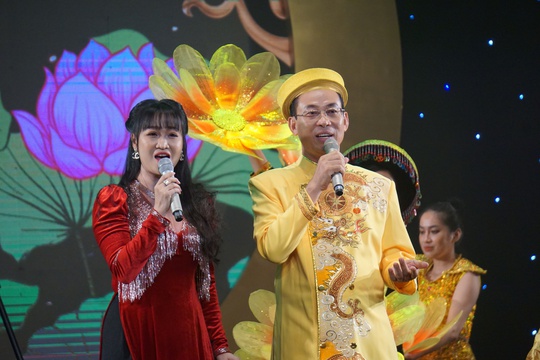 Hào hứng, rực rỡ với chương trình Gặp gỡ tháng 10 tri ân doanh nhân - Ảnh 2.