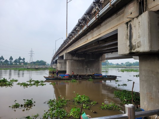 Nguyên Giám đốc Bệnh viện Phụ sản Tiền Giang nghi nhảy cầu tự tử - Ảnh 2.