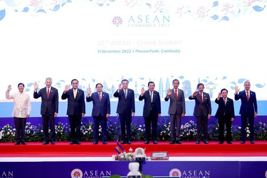 Lãnh đạo các nước ASEAN và Trung Quốc thông qua tuyên bố về biển Đông - Ảnh 1.