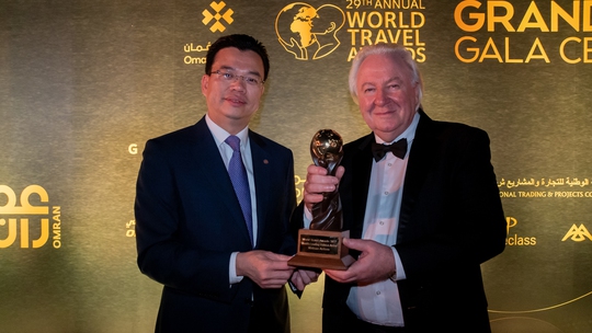 World Travel Awards vinh danh Vietnam Airlines hãng hàng không hàng đầu thế giới về bản sắc văn hóa - Ảnh 1.