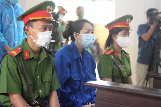 “Trùm” buôn lậu Mười Tường khai người chủ mưu khiến phiên tòa phải tạm hoãn - Ảnh 2.