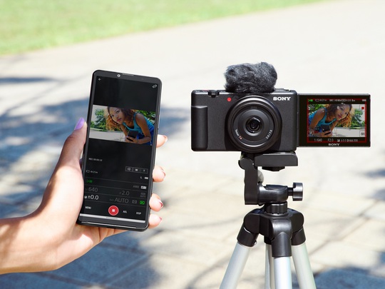 Sony mở rộng dải sản phẩm Vlog với máy quay ZV-1F - Ảnh 1.