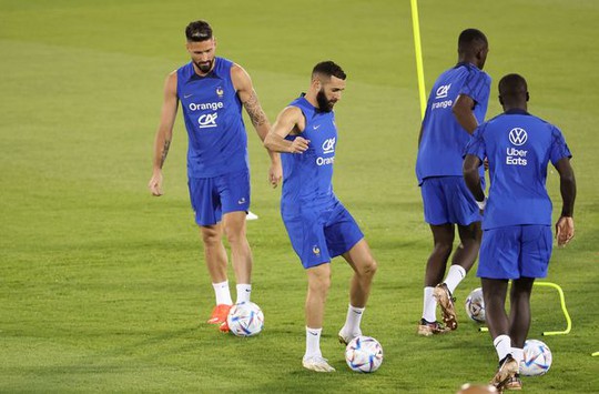 World Cup 2022 nóng bỏng trước giờ G - Ảnh 1.