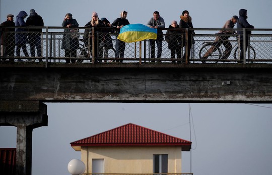 Ukraine sẽ sớm sơ tán người dân khỏi Kherson - Ảnh 1.