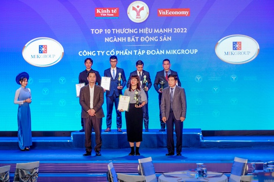 MIKGroup được vinh danh Top 10 thương hiệu mạnh ngành bất động sản 2022 - Ảnh 1.