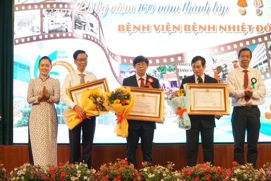 Bệnh viện Bệnh Nhiệt đới TP HCM lập kỷ lục Việt Nam - Ảnh 4.