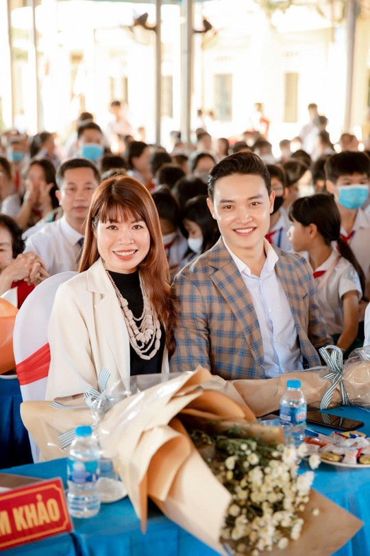 Diễn giả - MC Thi Thảo cùng diễn viên Ngô Công Tuấn Anh làm giám khảo tại Thái Nguyên - Ảnh 4.