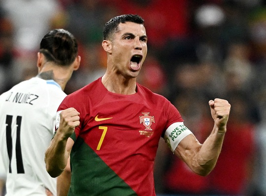 Sao Man United lập cú đúp, Bồ Đào Nha vượt qua vòng bảng - Ảnh 5.