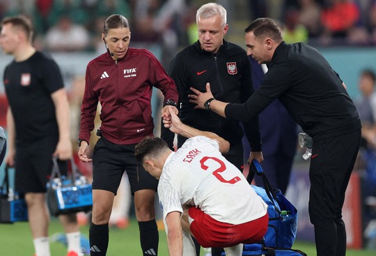 Xác định nữ trọng tài chính đầu tiên ở 1 kỳ World Cup - Ảnh 2.