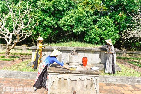 Ngất ngây với con đường hoa vàng rực ở Lam Kinh - Ảnh 10.