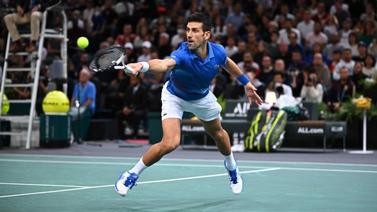 Novak Djokovic vẫn lạc quan sau thất bại tại Paris Masters - Ảnh 1.