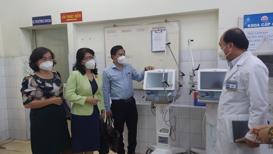 Bệnh viện Trưng Vương hạ tiêu chuẩn tuyển dụng nhưng không tuyển được điều dưỡng - Ảnh 2.