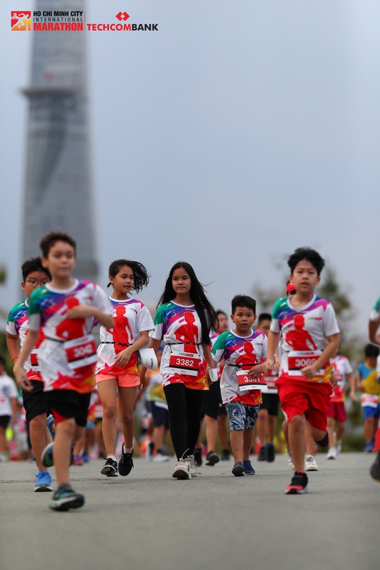 Gần 12.000 người tham gia giải Marathon quốc tế quảng bá du lịch TP HCM - Ảnh 4.