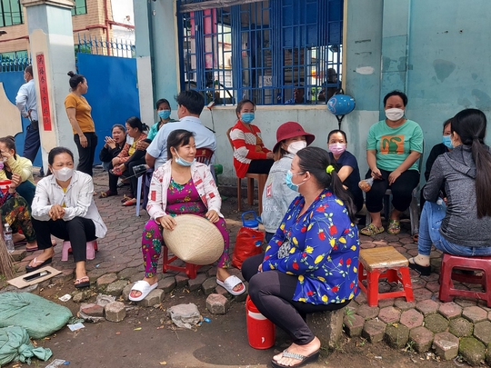 Lúng túng khi cắt giảm lao động - Ảnh 1.