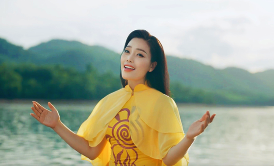 Nhạc sĩ Lưu Hà An gây bất ngờ với ca khúc mới dành cho Sao mai Huyền Trang - Ảnh 2.