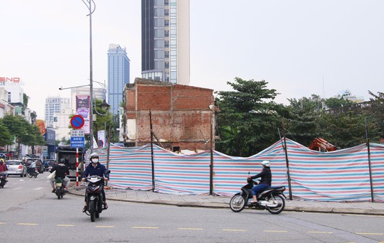Cận cảnh giải tỏa nhà dân quanh “tứ giác vàng” Chi Lăng - Ảnh 6.