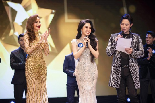 Cựu du học sinh Mỹ đăng quang Hoa hậu thế giới người Việt tại Thái Lan - Ảnh 4.
