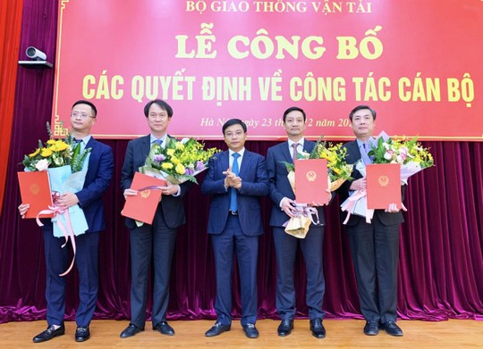 Bộ trưởng GTVT Nguyễn Văn Thắng điều động, bổ nhiệm nhiều nhân sự quan trọng - Ảnh 1.