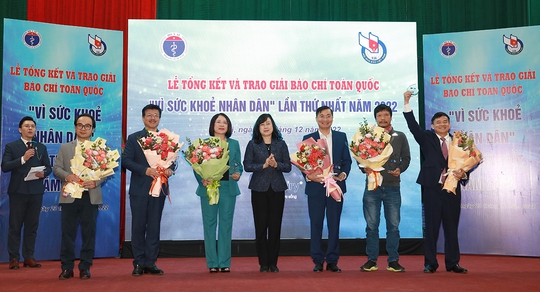 Bộ trưởng Bộ Y tế: Báo chí góp phần nâng cao vị thế ngành y tế Việt Nam - Ảnh 1.
