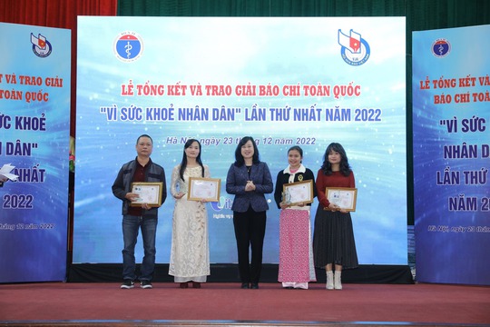 Bộ trưởng Bộ Y tế: Báo chí góp phần nâng cao vị thế ngành y tế Việt Nam - Ảnh 2.