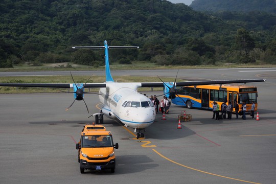Huyện Côn Đảo bác bỏ thông tin đóng cửa sân bay Côn Đảo vào tháng 4-2023 - Ảnh 2.