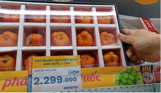 Nhiều loại táo ngoại độc, lạ, đắt đỏ đổ bộ mùa Tết - Ảnh 1.