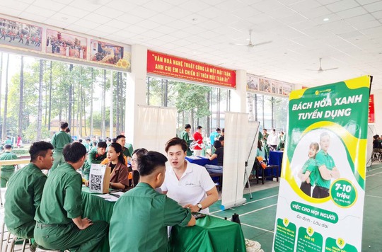 Tư vấn học nghề, giới thiệu việc làm cho bộ đội xuất ngũ - Ảnh 1. Tư vấn học nghề, giới thiệu việc làm cho bộ đội xuất ngũ - Ảnh 1.