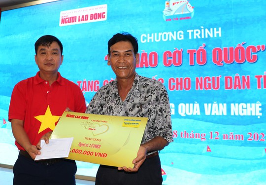 Cờ Tổ quốc và Mai Vàng nhân ái đến với Sóc Trăng - Ảnh 8.