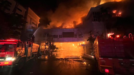Campuchia: Cháy kinh hoàng tại sòng bạc, hàng chục người thương vong - Ảnh 3.