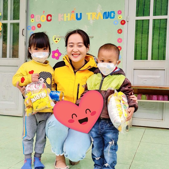 Nặng tình suất cơm nuôi em - Ảnh 1.