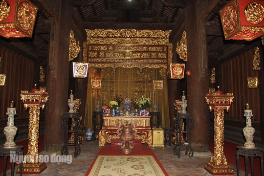 Bên trong Chính điện bằng gỗ lim lớn nhất Việt Nam có gì đặc biệt? - Ảnh 9.