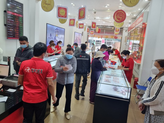 Đà Nẵng: Tiệm vàng nơi vắng chỗ đông ngày Thần tài - Ảnh 3.