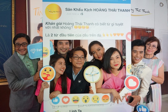 Nghệ sĩ tri ân khán giả trong ngày vui  của sân khấu Hoàng Thái Thanh - Ảnh 7.